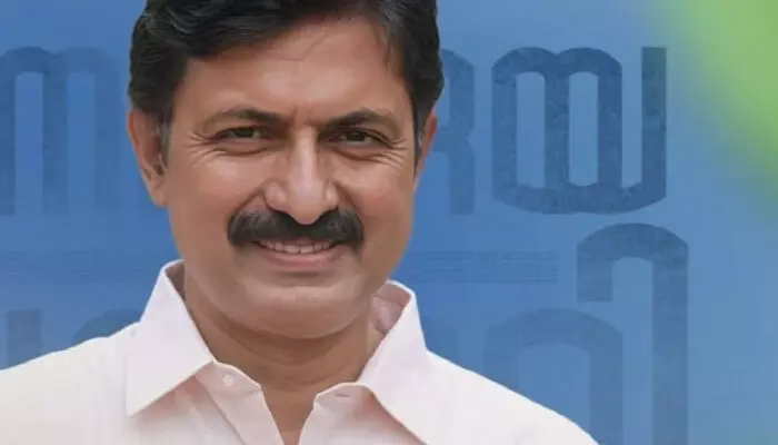 25 വര്ഷത്തെ ബന്ധം ഒരൊറ്റ നിമിഷത്തില് തീര്ന്നു! കോണ്ഗ്രസിനെ ഞെട്ടിച്ച് ബിജു ചിറയത്തിന്റെ കൂടുമാറ്റം; ചാലക്കുടിയില് കോണ്ഗ്രസ് കൗണ്സിലര് എല്ഡിഎഫ് സ്ഥാനാര്ഥി? കൗണ്സിലര് സ്ഥാനവും പാര്ട്ടി അംഗത്വവും രാജി വയ്ക്കുമെന്ന് സൂചന 25 വര്ഷത്തെ ബന്ധം ഒരൊറ്റ നിമിഷത്തില് തീര്ന്നു! കോണ്ഗ്രസിനെ ഞെട്ടിച്ച് ബിജു ചിറയത്തിന്റെ കൂടുമാറ്റം; ചാലക്കുടിയില് കോണ്ഗ്രസ് കൗണ്സിലര് എല്ഡിഎഫ് സ്ഥാനാര്ഥി? കൗണ്സിലര് സ്ഥാനവും പാര്ട്ടി അംഗത്വവും രാജി വയ്ക്കുമെന്ന് സൂചന