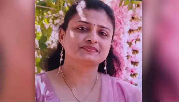 വീട്ടുകാര് തമ്മില് വര്ഷങ്ങളായുള്ള തര്ക്കം; ജോലി കഴിഞ്ഞു മടങ്ങിയ യുവതിയെ കുത്തിക്കൊലപ്പെടുത്തി അയല്വാസി; പ്രതി അറസ്റ്റില് വീട്ടുകാര് തമ്മില് വര്ഷങ്ങളായുള്ള തര്ക്കം; ജോലി കഴിഞ്ഞു മടങ്ങിയ യുവതിയെ കുത്തിക്കൊലപ്പെടുത്തി അയല്വാസി; പ്രതി അറസ്റ്റില്