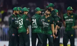 ഇതൊരു കോമഡി സീരിയല്‍ പോലെ കണ്ട് ആസ്വദിക്കൂ; ഞാനിപ്പോള്‍ അങ്ങനെയാണ് ചെയ്യുന്നത്; മുപ്പത് പേരെ പരീക്ഷിച്ചാലും ഫലം ഇതുതന്നെയായിരിക്കും; ആരാധകര്‍ക്ക് കളിയിലുള്ള താല്‍പ്പര്യം നഷ്ടപ്പെടുകയാണെന്ന് തിരിച്ചറിയുന്നില്ല; ബംഗ്ലാദേശിനെതിരായ തോല്‍വിക്ക് പിന്നാലെ പാക്ക് ക്രിക്കറ്റ് ടീമിനെതിരെ വിമര്‍ശനവുമായി കമ്രാന്‍ അക്മല്‍