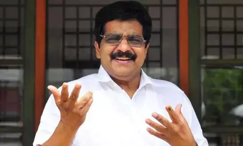 ആരോഗ്യ പ്രശ്‌നങ്ങളുണ്ട്,  സീറ്റ് നല്‍കരുത്;  എം കെ മുനീറിന് സീറ്റ് നല്‍കുന്നതിനെതിരെ മുസ്ലിം ലീഗിലെ ഒരു വിഭാഗം; സൈബര്‍ പ്രചാരണത്തിന് പിന്നില്‍ ഗള്‍ഫ് രാജ്യങ്ങളിലെ ലീഗ് പ്രവര്‍ത്തകരെന്ന് മുനീര്‍ അനുകൂലികള്‍