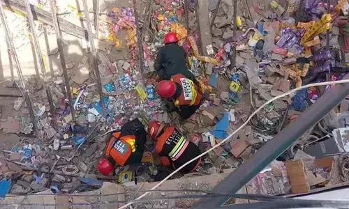 പാക്കിസ്ഥാനില്‍ സര്‍ക്കാര്‍ കെട്ടിടത്തിന്റെ മേല്‍ക്കൂര തകര്‍ന്ന് 8 സ്ത്രീകള്‍ മരിച്ചു; പരിക്കേറ്റവരില്‍ പലരുടെയും നില ഗുരുതരം