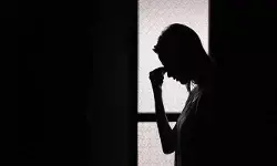 ഹോട്ടൽ മുറിയിലെത്തിച്ച് ആദ്യം മദ്യം നൽകി; ബോധം പാതി പോയതും അതിരുവിട്ട പ്രവർത്തി; കരച്ചിൽ കേട്ടതും ജീവനക്കാർ അടക്കം ഓടിയെത്തി; മെഡിക്കൽ വിദ്യാർഥിനിയെ പീഡിപ്പിച്ച ഡോക്ടർ അറസ്റ്റിൽ