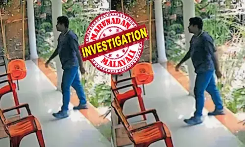 പെട്ടെന്ന് കണ്ടാൽ മാന്യൻ ആണെന്നെ പറയൂ; സ്വന്തം വീട്ടിൽ നടന്നുകയറുന്നത് പോലെ പട്ടാപ്പകൽ ഒരാൾ; ഒന്നും നോക്കാതെ എത്തി കോളിംഗ് ബെൽ അടിച്ച ശേഷം കള്ളത്തരം; എല്ലാം ഒപ്പിയെടുത്ത് ക്യാമറ കണ്ണുകൾ