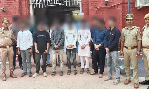 ഗംഗാനദിയില്‍ ബോട്ടില്‍ ഇഫ്താര്‍ വിരുന്ന് നടത്തി;  ഭക്ഷണാവശിഷ്ടങ്ങള്‍ നദിയില്‍ വലിച്ചെറിഞ്ഞു:  14 പേര്‍ അറസ്റ്റില്‍