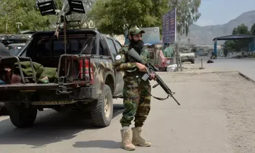 പെരുന്നാള്‍ ആഘോഷം: താലിബാനെതിരായ സൈനിക നടപടികള്‍ താല്‍ക്കാലികമായി നിര്‍ത്തിവെച്ച് പാകിസ്താന്‍; ആക്രമിച്ചാല്‍ തിരിച്ചടിക്കുമെന്നും മുന്നറിയിപ്പ്