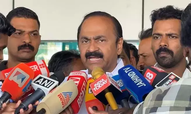 ആ പാവത്തിനെ എന്തിനാണ് അധിക്ഷേപിച്ചത്? സീറ്റിനായി വഴക്കിട്ടെന്ന വാര്‍ത്ത കേട്ട് ഞാനും കെസിയും ചിരിച്ചു;  കോണ്‍ഗ്രസിന്റെ ചരിത്രത്തിലെ ഏറ്റവും കൂടിയ വേഗത്തിലാണ് സ്ഥാനാര്‍ത്ഥികളെ തീരുമാനിച്ചത്; കുഴപ്പമുണ്ടെന്ന് കാണിക്കാന്‍ മാധ്യമങ്ങള്‍ വ്യാജവാര്‍ത്ത നല്‍കി: വിമര്‍ശിച്ചു വി ഡി സതീശന്‍