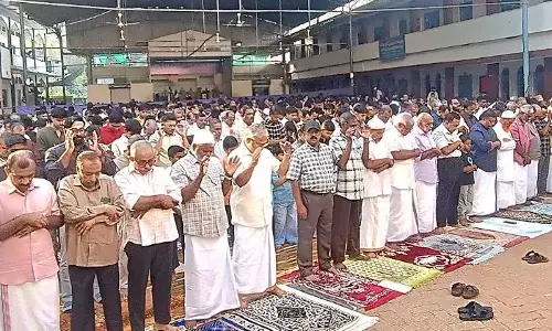 യുദ്ധക്കെടുതിയുടെ മോചനത്തിനായി  പ്രാര്‍ത്ഥിക്കുക - സമീര്‍ കാളികാവ്