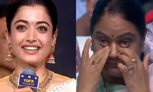 അന്ന് ട്രോളിയവർ ഇതൊക്കെ കാണണം; വേദിയിൽ മികച്ച നടിക്കുള്ള പുരസ്കാരം നേടിയ രശ്മിക; നടിയുടെ വാക്കുകൾ കേട്ട് വികാരധീനയായി വിജയ് ദേവരക്കൊണ്ടയുടെ അമ്മ