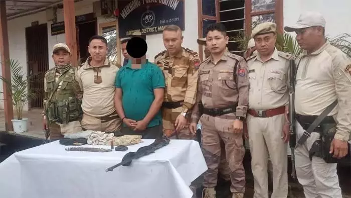 29 തോക്കുകള്, 50 ഐഇഡികള്; മണിപ്പൂരില് വന് ആയുധശേഖരം പിടിച്ചെടുത്തു; ആയുധങ്ങള് പിടിച്ചെടുത്തത് മലയോര മേഖലയില് നിന്നും 29 തോക്കുകള്, 50 ഐഇഡികള്; മണിപ്പൂരില് വന് ആയുധശേഖരം പിടിച്ചെടുത്തു; ആയുധങ്ങള് പിടിച്ചെടുത്തത് മലയോര മേഖലയില് നിന്നും