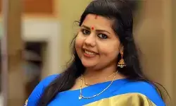 സ്ഥാനാര്ഥിയെ പരിചയപ്പെടുത്തുമ്പോള് നൂറില് പരം സിനിമ ചെയ്തു എന്ന് പറയേണ്ടി വരുന്നത് ഗതികേട്; അഭിനേതാക്കളെ ഉദ്ഘാടനത്തിന് ക്ഷണിക്കുന്നത് പോലെയാണോ തെരഞ്ഞെടുപ്പില് സ്ഥാനാര്ഥിയാക്കുന്നത്; സ്നേഹ ശ്രീകുമാര് സ്ഥാനാര്ഥിയെ പരിചയപ്പെടുത്തുമ്പോള് നൂറില് പരം സിനിമ ചെയ്തു എന്ന് പറയേണ്ടി വരുന്നത് ഗതികേട്; അഭിനേതാക്കളെ ഉദ്ഘാടനത്തിന് ക്ഷണിക്കുന്നത് പോലെയാണോ തെരഞ്ഞെടുപ്പില് സ്ഥാനാര്ഥിയാക്കുന്നത്; സ്നേഹ ശ്രീകുമാര്