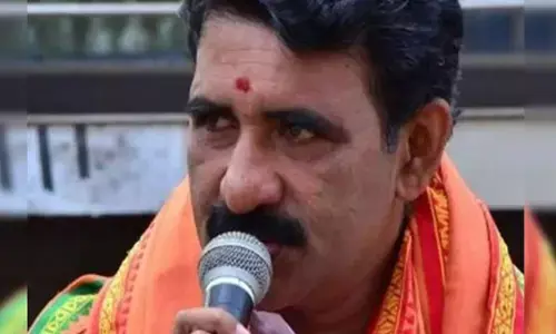 ഗുരുവായൂര്‍ അമ്പലക്കൊള്ളക്കാരുടെ തടവറയില്‍, മോചിപ്പിക്കാന്‍ ഭഗവാന്‍ എന്നെ വിളിച്ചു: വര്‍ഗീയ പരാമര്‍ശത്തില്‍ ബി. ഗോപാലകൃഷ്ണന്‍ കുടുങ്ങുമോ? പൂട്ടാന്‍ ഉറച്ച് സിപിഎമ്മും കെഎസ് യുവും; തിരഞ്ഞെടുപ്പ് ചട്ടലംഘനത്തിന് അയോഗ്യനാക്കാന്‍ ഹൈക്കോടതിയില്‍ ഹര്‍ജി