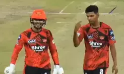 ഗോ ടു പവലിയന്..: സിക്സറടിച്ചതിന് പിന്നാലെ ഇഷാന് കിഷനെ പുറത്താക്കി സീഷന് അന്സാരി; ഇന്ട്രാ സ്ക്വാഡ് പരിശീലന മത്സരത്തിനിടെ ക്യാപ്റ്റനുമായി കോര്ത്ത് യുവ സ്പിന്നര്; സണ്റൈസേഴ്സ് ഹൈദരാബാദിലെ വാക്പോരിന്റെ ദൃശ്യങ്ങള് കണ്ട് ഞെട്ടി ആരാധകര് ഗോ ടു പവലിയന്..: സിക്സറടിച്ചതിന് പിന്നാലെ ഇഷാന് കിഷനെ പുറത്താക്കി സീഷന് അന്സാരി; ഇന്ട്രാ സ്ക്വാഡ് പരിശീലന മത്സരത്തിനിടെ ക്യാപ്റ്റനുമായി കോര്ത്ത് യുവ സ്പിന്നര്; സണ്റൈസേഴ്സ് ഹൈദരാബാദിലെ വാക്പോരിന്റെ ദൃശ്യങ്ങള് കണ്ട് ഞെട്ടി ആരാധകര്