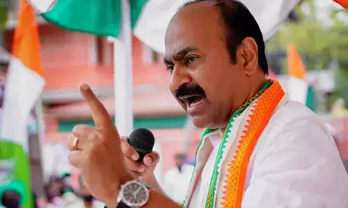 യു.ഡി.എഫിനെ തോല്‍പ്പിക്കാന്‍ സി.പി.എം-ബി.ജെ.പി കച്ചവടം; മുഖ്യമന്ത്രി ഡല്‍ഹിയില്‍ കുനിയുന്ന ഇരട്ടച്ചങ്കാണെന്ന് വി.ഡി. സതീശന്‍