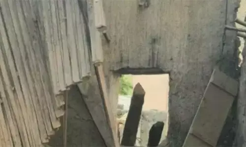 ഒമാനിലെ റുസ്താഖില് പഴയ കെട്ടിടം തകര്ന്നു വീണ് നാല് കുട്ടികള് മരിച്ചു; മൂന്ന് കുട്ടികളുടെ നില അതീവ ഗുരുതരം ഒമാനിലെ റുസ്താഖില് പഴയ കെട്ടിടം തകര്ന്നു വീണ് നാല് കുട്ടികള് മരിച്ചു; മൂന്ന് കുട്ടികളുടെ നില അതീവ ഗുരുതരം