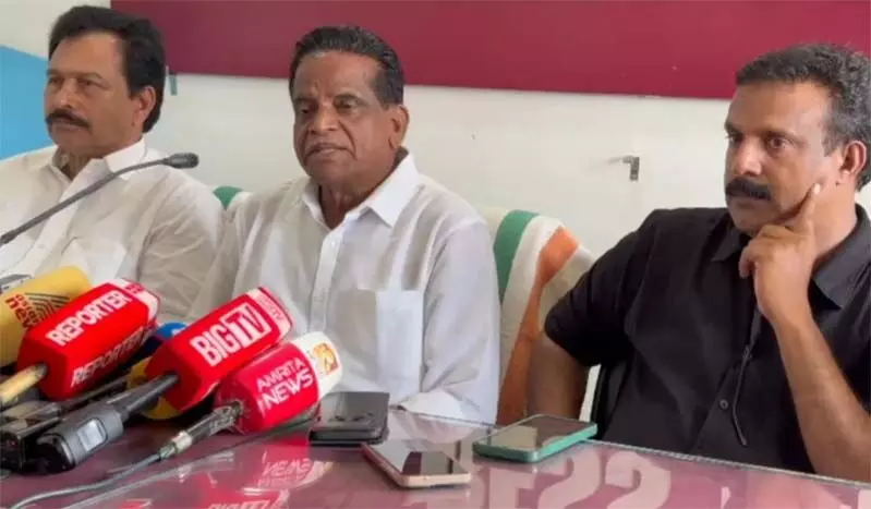 ഭാര്യയ്ക്ക് മത്സരിക്കണമെന്ന് പറയുന്നതും പാര്ലമെന്ററി വ്യാമോഹമാണ്; എം വി ഗോവിന്ദനെതിരെ ടി കെ ഗോവിന്ദന്റെ വിമര്ശനം ഭാര്യയ്ക്ക് മത്സരിക്കണമെന്ന് പറയുന്നതും പാര്ലമെന്ററി വ്യാമോഹമാണ്; എം വി ഗോവിന്ദനെതിരെ ടി കെ ഗോവിന്ദന്റെ വിമര്ശനം