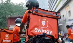 ഇനി ഫുഡ് ഓർഡർ ചെയ്താൽ കീശ കീറും ഉറപ്പ്; സൊമാറ്റോയ്ക്ക് പിന്നാലെ സ്വിഗ്ഗിയും പ്ലാറ്റ്ഫോം ഫീസില്‍ വന്‍ വര്‍ദ്ധന വരുത്തി; തലയിൽ കൈവച്ച് ആളുകൾ