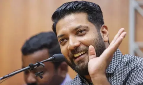 പിണറായി മന്ത്രിസഭയിലുള്ളവരാണ് പേര് നോക്കി ആളുകളെ തിരിച്ചറിയാമെന്ന് പറയുന്നത്; അത്തരക്കാരെ അരയല്ല, ഫുള്‍ സംഘി എന്ന് തന്നെ വിളിക്കണം; പിഷാരടി അരസംഘിയെന്ന സിപിഎം ആക്ഷേപത്തിന് കടുത്ത മറുപടിയുമായി ഷാഫി പറമ്പില്‍