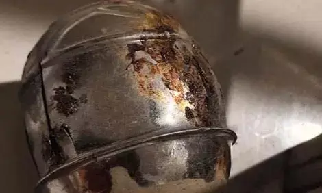 പോലീസുകാരന്റെ വീടിന് നേരെ ബോംബെറിഞ്ഞ സംഭവം; കൊലക്കേസ് പ്രതി ഉള്‍പ്പടെ രണ്ട് ആര്‍എസ്എസ് പ്രവര്‍ത്തകര്‍ അറസ്റ്റില്‍