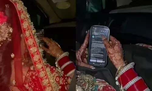 കല്യാണവേഷത്തിൽ അണിഞ്ഞൊരുങ്ങി കാറിന്റെ ഫ്രണ്ട് സീറ്റിൽ ഇരുന്നുകൊണ്ട് ഫോണിൽ കാര്യമായി എന്തോ..ടൈപ്പ് ചെയ്യുന്ന വധു; അത് എന്തെന്ന് അറിഞ്ഞവർക്ക് ഒടുവിൽ ഞെട്ടൽ