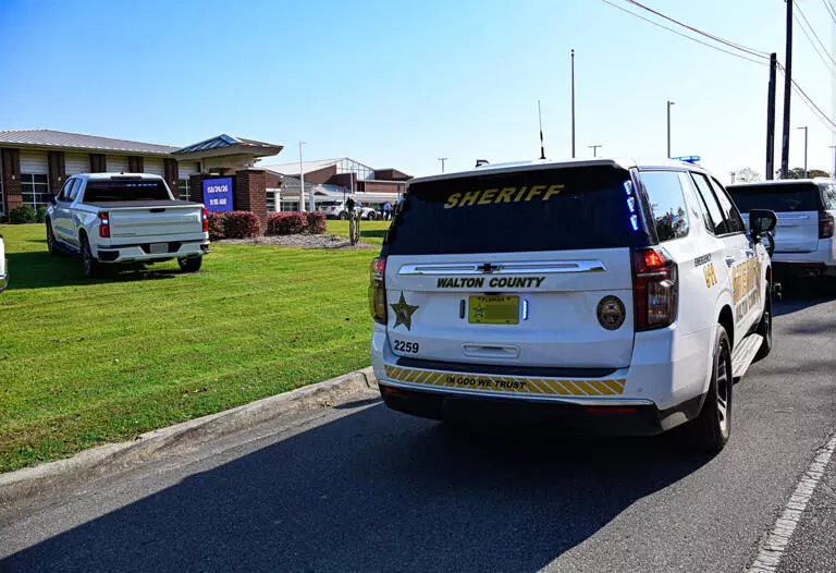 ഫ്ലോറിഡയിലെ മിഡില് സ്കൂളില് കത്തിക്കുത്ത്: രണ്ട് കുട്ടികള്ക്കും ഒരധ്യാപകനും പരിക്ക് ഫ്ലോറിഡയിലെ മിഡില് സ്കൂളില് കത്തിക്കുത്ത്: രണ്ട് കുട്ടികള്ക്കും ഒരധ്യാപകനും പരിക്ക്