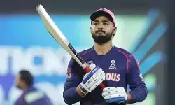 റിയാന്‍ പരാഗ് രാജസ്ഥാനില്‍ രാജാവിനെ പോലെയാണ്;  എങ്ങനെ ക്യാപ്റ്റനായെന്ന് എല്ലാവര്‍ക്കുമറിയാം;  ടീം അത്ര മോശമല്ല;  വലിയ ടീമുകളെ ഞെട്ടിക്കാനുള്ള ആയുധങ്ങളുണ്ട്;  എന്നാല്‍ സ്വയം തകരാനും സാധിക്കും;  വിമര്‍ശനവുമായി മുന്‍ ഇന്ത്യന്‍ താരം