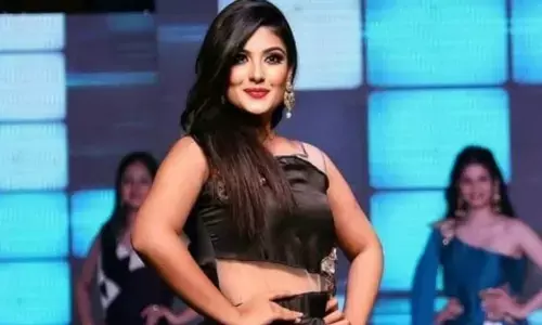 കാര്‍ ഡിവൈഡറില്‍ ഇടിച്ചു കയറി അപകടം; നടിക്ക് ദാരുണാന്ത്യം