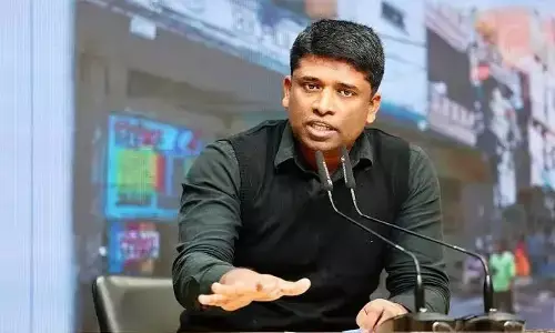 ആറര വര്‍ഷമായിട്ടും രാജി സ്വീകരിച്ചില്ല; പണിയുമില്ല ശമ്പളവുമില്ല; പാലക്കാട് മത്സരിക്കാന്‍ കഴിയാതെ കണ്ണന്‍ ഗോപിനാഥന്‍; ജനാധിപത്യ പ്രക്രിയയില്‍ പങ്കെടുക്കാനുള്ള തന്റെ അവകാശം തടയുന്നെന്ന് രൂക്ഷ വിമര്‍ശനം; കേന്ദ്രത്തിന്റേത് അല്‍പ്പത്തരമെന്ന് മുന്‍ ഐഎഎസ് ഉദ്യോഗസ്ഥന്‍