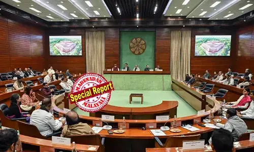 ഏത് സാഹചര്യവും നേരിടാന്‍ രാജ്യം സജ്ജം;  കൂടുതല്‍ കപ്പലുകള്‍ വരുന്നു; ഇന്ധനലഭ്യതയില്‍ ആശങ്ക വേണ്ട;  സര്‍വകക്ഷി യോഗത്തില്‍ ഉറപ്പ് നല്‍കി കേന്ദ്രസര്‍ക്കാര്‍; പാര്‍ലമെന്റില്‍ ചര്‍ച്ച വേണമെന്ന് ഖാര്‍ഗെ