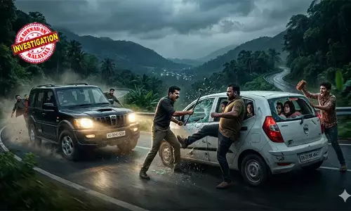 മദ്യപാനം ചോദ്യം ചെയ്തതിന് അസഭ്യംവിളി; പിന്നെ നടന്നത് സിനിമയെ വെല്ലുന്ന ചെയ്സ്! പോലീസുകാരനും ഫയര്‍മാനും അടക്കം സംഘത്തിന്റെ ഗുണ്ടാവിളയാട്ടം; കാര്‍ തടഞ്ഞുനിര്‍ത്തി തല്ലിത്തകര്‍ത്ത് മര്‍ദ്ദനം; വിനോദസഞ്ചാരികളെ പിന്തുടര്‍ന്ന് വേട്ടയാടിയ മുണ്ടക്കയത്തെ അച്ഛനും മകനും സംഘവും കുടുങ്ങുമ്പോള്‍!