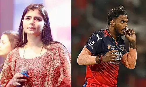 പണത്തിന് വേണ്ടി കൊടുംകുറ്റത്തെയും ലഘൂകരിക്കുന്നു, നാണമില്ലേ ഈ മാധ്യമങ്ങൾക്ക്; ഇത് ഇരയോടുള്ള അനാദരവാണെന്നും ചിന്മയി; യഷ് ദയാലിനെ വെള്ളപൂശാൻ ശ്രമമെന്ന് ഗായിക പണത്തിന് വേണ്ടി കൊടുംകുറ്റത്തെയും ലഘൂകരിക്കുന്നു, നാണമില്ലേ ഈ മാധ്യമങ്ങൾക്ക്; ഇത് ഇരയോടുള്ള അനാദരവാണെന്നും ചിന്മയി; യഷ് ദയാലിനെ വെള്ളപൂശാൻ ശ്രമമെന്ന് ഗായിക