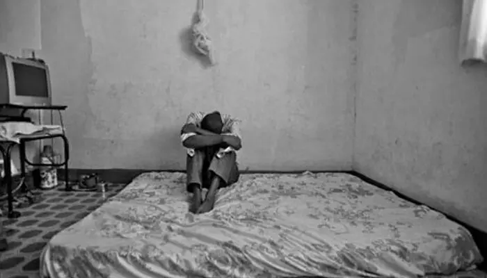 മാങ്ങാപ്പഴം നൽകാമെന്ന് പറഞ്ഞ് തഞ്ചത്തിൽ വിളിച്ചുവരുത്തി അതിക്രമം; ഇടുക്കിയിൽ പന്ത്രണ്ട് വയസ്സുകാരനോട് ലൈംഗികാതിക്രമം നടത്തിയ 43കാരൻ ഇനി അഴിയെണ്ണും മാങ്ങാപ്പഴം നൽകാമെന്ന് പറഞ്ഞ് തഞ്ചത്തിൽ വിളിച്ചുവരുത്തി അതിക്രമം; ഇടുക്കിയിൽ പന്ത്രണ്ട് വയസ്സുകാരനോട് ലൈംഗികാതിക്രമം നടത്തിയ 43കാരൻ ഇനി അഴിയെണ്ണും