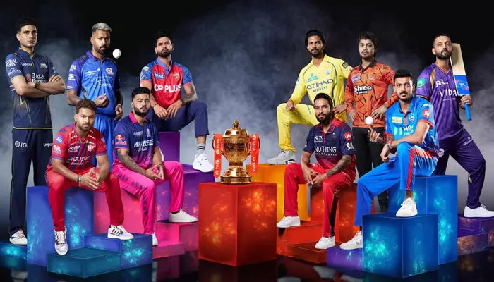 മഞ്ഞക്കുപ്പായത്തില് സഞ്ജുവിന്റെ വമ്പന് എന്ട്രി! ധോനിയുടെ അവസാന സീസണ്! രോഹിതിനും കോലിക്കും അഗ്നിപരീക്ഷ! ലോകകപ്പ് നേട്ടത്തിന് പിന്നാലെയെത്തുന്ന ക്രിക്കറ്റ് പൂരം; ഐപിഎല്ലിന് നാളെ തുടക്കം; മൂന്ന് ടീമുകള്ക്ക് രണ്ട് ഹോം ഗ്രൗണ്ട്; ആകെ 74 മത്സരങ്ങള്: ഇനി രണ്ട് മാസം ക്രിക്കറ്റ് കാര്ണിവല്! സമ്പൂര്ണ മത്സരക്രമം ഇങ്ങനെ മഞ്ഞക്കുപ്പായത്തില് സഞ്ജുവിന്റെ വമ്പന് എന്ട്രി! ധോനിയുടെ അവസാന സീസണ്! രോഹിതിനും കോലിക്കും അഗ്നിപരീക്ഷ! ലോകകപ്പ് നേട്ടത്തിന് പിന്നാലെയെത്തുന്ന ക്രിക്കറ്റ് പൂരം; ഐപിഎല്ലിന് നാളെ തുടക്കം; മൂന്ന് ടീമുകള്ക്ക് രണ്ട് ഹോം ഗ്രൗണ്ട്; ആകെ 74 മത്സരങ്ങള്: ഇനി രണ്ട് മാസം ക്രിക്കറ്റ് കാര്ണിവല്! സമ്പൂര്ണ മത്സരക്രമം ഇങ്ങനെ