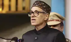 രാവിലെ ഭരണമാറ്റത്തെക്കുറിച്ച് സംസാരിക്കും, വൈകുന്നേരമാകുമ്പോൾ എണ്ണവിലയെക്കുറിച്ചാണ് വേവലാതിപ്പെടും; യുദ്ധം നിർത്താൻ മോദി ഇടപെടണം; നിയമസഭയിൽ ആഞ്ഞടിച്ച് ഒമർ അബ്ദുള്ള