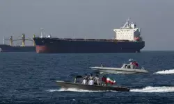 നാല് എല്പിജി ടാങ്കറുകള് വിജയകരമായി ഹോര്മുസ് കടലിടുക്ക് കടന്നു; ഗള്ഫ് മേഖലയിലെ ഇന്ത്യക്കാരെ ഉടന് ഒഴിപ്പിക്കേണ്ടതില്ലെന്ന് വിദേശകാര്യ മന്ത്രാലയം നാല് എല്പിജി ടാങ്കറുകള് വിജയകരമായി ഹോര്മുസ് കടലിടുക്ക് കടന്നു; ഗള്ഫ് മേഖലയിലെ ഇന്ത്യക്കാരെ ഉടന് ഒഴിപ്പിക്കേണ്ടതില്ലെന്ന് വിദേശകാര്യ മന്ത്രാലയം