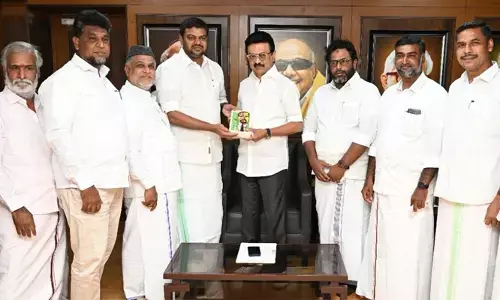 കേരളത്തില്‍ ശത്രുക്കള്‍, തമിഴ്നാട്ടില്‍ ചങ്ങാതിമാര്‍! സ്റ്റാലിന്റെ കൈപിടിച്ച് എസ്ഡിപിഐ ഡിഎംകെ സഖ്യത്തില്‍; കോണ്‍ഗ്രസിനും സിപിഎമ്മിനും സിപിഐക്കും മുസ്ലിം ലീഗിനും മിണ്ടാട്ടമില്ല; മത്സരിക്കുന്നത് ഉദയസൂര്യന്‍ ചിഹ്നത്തില്‍