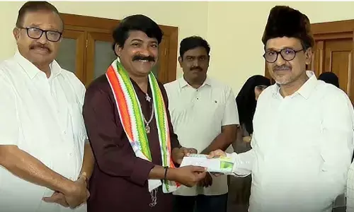 ഇടതുപക്ഷവും സംഘപരിവാറും ഒരേ തൂവല്‍ പക്ഷികള്‍; പ്രവൃത്തിയില്‍ മതേതരത്വവും മനുഷ്യത്വവും സൂക്ഷിക്കുന്നത് മുസ്ലീം ലീഗ്; ലീഗില്‍ ചേര്‍ന്ന് സോപാന സംഗീതജ്ഞന്‍ ഞരളത്ത് ഹരിഗോവിന്ദന്‍