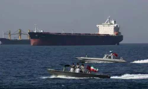 നാല് എല്‍പിജി ടാങ്കറുകള്‍ വിജയകരമായി ഹോര്‍മുസ് കടലിടുക്ക് കടന്നു; ഗള്‍ഫ് മേഖലയിലെ ഇന്ത്യക്കാരെ ഉടന്‍ ഒഴിപ്പിക്കേണ്ടതില്ലെന്ന് വിദേശകാര്യ മന്ത്രാലയം