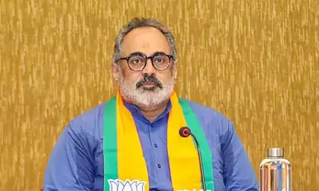 ഇന്ധന നികുതി കുറയ്ക്കാന് സംസ്ഥാനം തയ്യാറാകണം; നേമത്ത് ഉദ്യോഗസ്ഥ നിയമനം ദുരൂഹമെന്ന് രാജീവ് ചന്ദ്രശേഖര്; തിരഞ്ഞെടുപ്പ് അട്ടിമറിക്കാന് നീക്കമെന്നും ആരോപണം; കേന്ദ്ര തിരഞ്ഞെടുപ്പ് കമ്മീഷന് പരാതി നല്കും ഇന്ധന നികുതി കുറയ്ക്കാന് സംസ്ഥാനം തയ്യാറാകണം; നേമത്ത് ഉദ്യോഗസ്ഥ നിയമനം ദുരൂഹമെന്ന് രാജീവ് ചന്ദ്രശേഖര്; തിരഞ്ഞെടുപ്പ് അട്ടിമറിക്കാന് നീക്കമെന്നും ആരോപണം; കേന്ദ്ര തിരഞ്ഞെടുപ്പ് കമ്മീഷന് പരാതി നല്കും