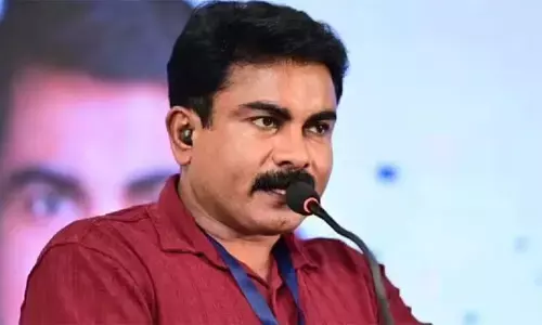 പീഡനക്കേസില് മോട്ടിവേഷന് പൊളിഞ്ഞു; ഫിലിപ്പ് മമ്പാടിന് ജാമ്യമില്ല; ലഡ്ജറിലെ കൈയക്ഷരം വില്ലനായി പീഡനക്കേസില് മോട്ടിവേഷന് പൊളിഞ്ഞു; ഫിലിപ്പ് മമ്പാടിന് ജാമ്യമില്ല; ലഡ്ജറിലെ കൈയക്ഷരം വില്ലനായി