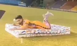 കണ്ടോ മെത്ത കമ്പനിക്ക് പോലും കാര്യം മനസ്സിലായി..;  ഗ്രൗണ്ടില്‍ മെത്ത വിരിച്ച് ഡൈവ് ചെയ്തിട്ടും ക്യാച്ച് കൈവിട്ട് ബാബര്‍ അസം; പരസ്യഷൂട്ടില്‍നിന്നുള്ള വിഡിയോ വൈറലായതോടെ ട്രോള്‍മഴ; പരിഹാസവുമായി ആരാധകര്‍