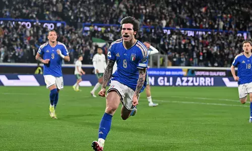 ഇറ്റലിയടക്കം വമ്പന്മാർ ഇന്നിറങ്ങുന്നു; 12 വർഷത്തെ കാത്തിരിപ്പ് അവസാനിപ്പിക്കാൻ നീലപ്പടയ്ക്ക് വേണ്ടത് ഒരു ജയം; ലോകകപ്പിലേക്കുള്ള യൂറോപ്പിലെ അവസാന നാല് ടിക്കറ്റുകൾക്കായി എട്ട് ടീമുകൾ നേർക്കുനേർ