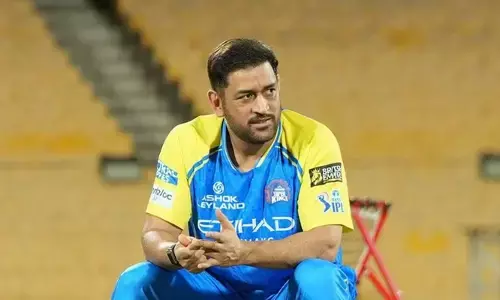 സിഎസ്കെയ്ക്ക് കനത്ത തിരിച്ചടി; ധോണിക്ക് പരിക്ക്, ആദ്യ രണ്ടാഴ്ച കളിക്കില്ല; സഞ്ജു സാംസൺ വിക്കറ്റിന് പിന്നിലെത്തും