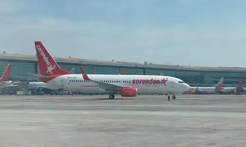 എൻജിൻ പണിമുടക്കി; വിശാഖപട്ടണത്തുനിന്നുള്ള ഇൻഡിഗോ വിമാനം ഡൽഹി വിമാനത്താവളത്തിൽ അടിയന്തരമായി ഇറക്കി; യാത്രക്കാരും ജീവനക്കാരും സുരക്ഷിതർ