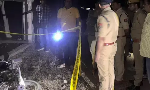 പ്രായപൂര്‍ത്തിയാകാത്ത പെണ്‍കുട്ടിയെ കൊലപ്പെടുത്തി; പിടികൂടാനെത്തിയ പൊലീസിനെ വെടിവച്ചു; ഏറ്റുമുട്ടലില്‍ കൊലക്കേസ് പ്രതിയെ വധിച്ച് ആഗ്രയില്‍ പൊലീസ്