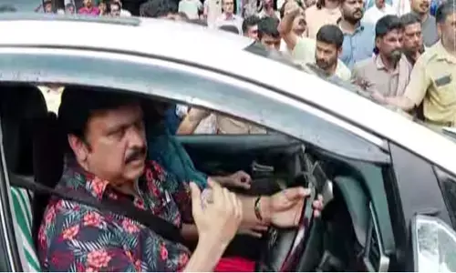 പത്തനാപുരത്ത് മൈക്ക് അനൗണ്‍സ്മെന്റിലൂടെ ഗണേഷ് കുമാറിന് എതിരെ വ്യക്തിഹത്യ; യുഡിഎഫിനെതിരെ പരാതിയുമായി എല്‍ഡിഎഫ്