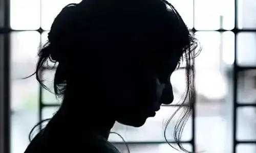 പരാതിയുമായി വന്നിട്ടും മൊഴിയെടുക്കാതെ മണിക്കൂറുകളോളം കാത്തുനിർത്തി; പീഡനത്തിനിരയായ പെൺകുട്ടിയോട് പോലീസ് മോശമായി പെരുമാറിയെന്ന് ആരോപണം; പിന്നാലെ കുഴഞ്ഞുവീണു