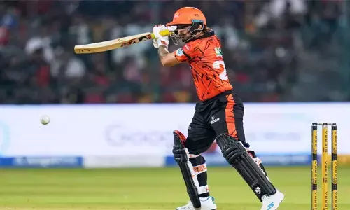 തുടക്കത്തിലെ തകര്‍ച്ചയ്ക്ക് ശേഷം രക്ഷാപ്രവര്‍ത്തനവുമായി കിഷനും ക്ലാസനും; തകര്‍പ്പന്‍ ക്യാച്ചിലൂടെ കൂട്ടുകെട്ട് പൊളിച്ച് സാള്‍ട്ട്; വാലറ്റത്ത് തകര്‍ത്തടിച്ച് അങ്കിത്; ഹൈദരാബാദിനെതിരെ ബംഗളൂരുവിന് 202 റണ്‍സ് വിജയലക്ഷ്യം; 80 റണ്‍സുമായി കിഷന്‍ ടോപ്പ് സ്‌കോറര്‍; ഡഫിക്ക് 3 വിക്കറ്റ്