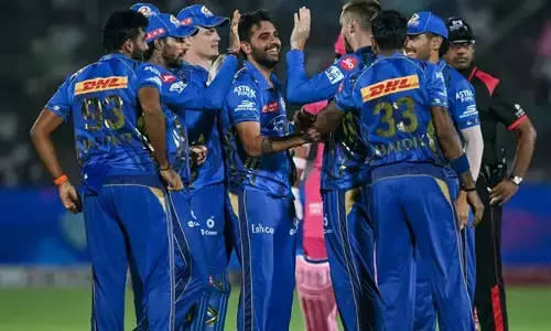 ഫിറ്റായി സെറ്റായി എത്തുന്ന ഹിറ്റ്മാനും പിള്ളാരും;  ബുംറയും ബോള്‍ട്ടും നയിക്കുന്ന പേസ് പടയും;  ആദ്യ അങ്കത്തിന് ഒരുങ്ങി ദൈവത്തിന്റെ പോരാളികള്‍; എതിരാളികള്‍ രഹാനെ നയിക്കുന്ന കൊല്‍ക്കത്ത; വാംഖഡെയില്‍ ഇന്ന് തീപാറും പോരാട്ടം