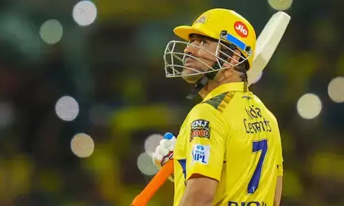 ഒരു മാസമായി ചെന്നൈയില്‍ കഠിന പരിശീലനം; അപ്രതീക്ഷിതമായി പരിക്ക് വില്ലനായി; ധോണിക്ക്  മൂന്നാഴ്ചത്തെ വിശ്രമം വേണ്ടിവരുമെന്ന് ടീം വൃത്തങ്ങള്‍; ആദ്യ ആറ് മത്സരങ്ങള്‍ നഷ്ടമായേക്കുമെന്ന് റിപ്പോര്‍ട്ട്; ആരാധകര്‍ നിരാശയില്‍