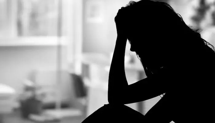 അമ്മയെ കൊലപ്പെടുത്തിയ പിതാവ് ജയിലില്; 17 വയസുകാരിയായ മകളെ അമ്മാവന്മാര് ചേര്ന്ന് ബലാത്സംഗം ചെയ്തു; 16 വയസ്സുകാരിയെ വിറ്റു: പരാതി നല്കി പെണ്കുട്ടി അമ്മയെ കൊലപ്പെടുത്തിയ പിതാവ് ജയിലില്; 17 വയസുകാരിയായ മകളെ അമ്മാവന്മാര് ചേര്ന്ന് ബലാത്സംഗം ചെയ്തു; 16 വയസ്സുകാരിയെ വിറ്റു: പരാതി നല്കി പെണ്കുട്ടി